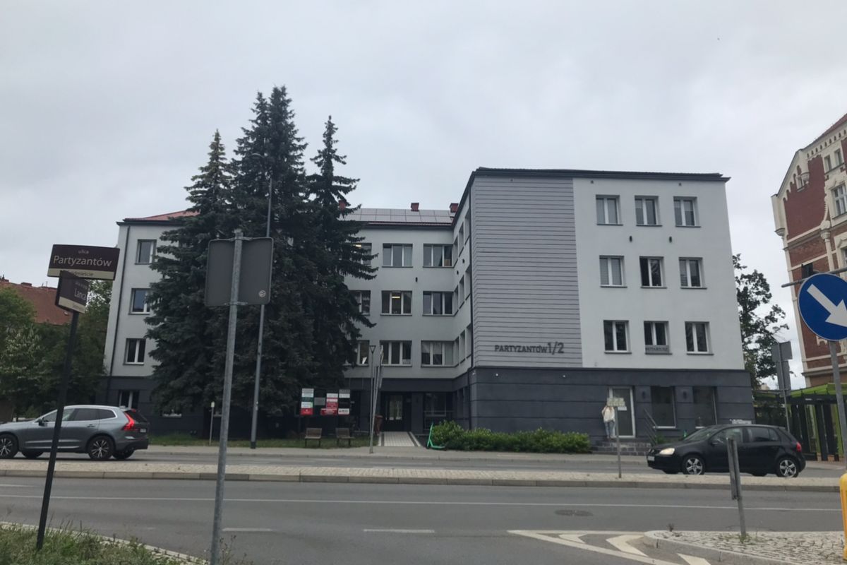 Budynek przy ul. Partyzantów 1/2 w Olsztynie
